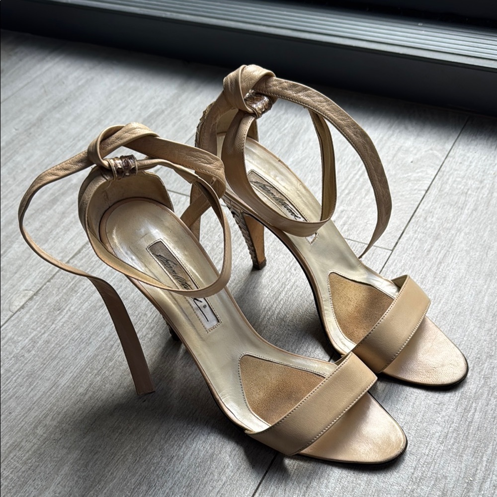 Brian Atwood Elegant Tan Strappy Heels Size 39 vintage rare leather snakeskin